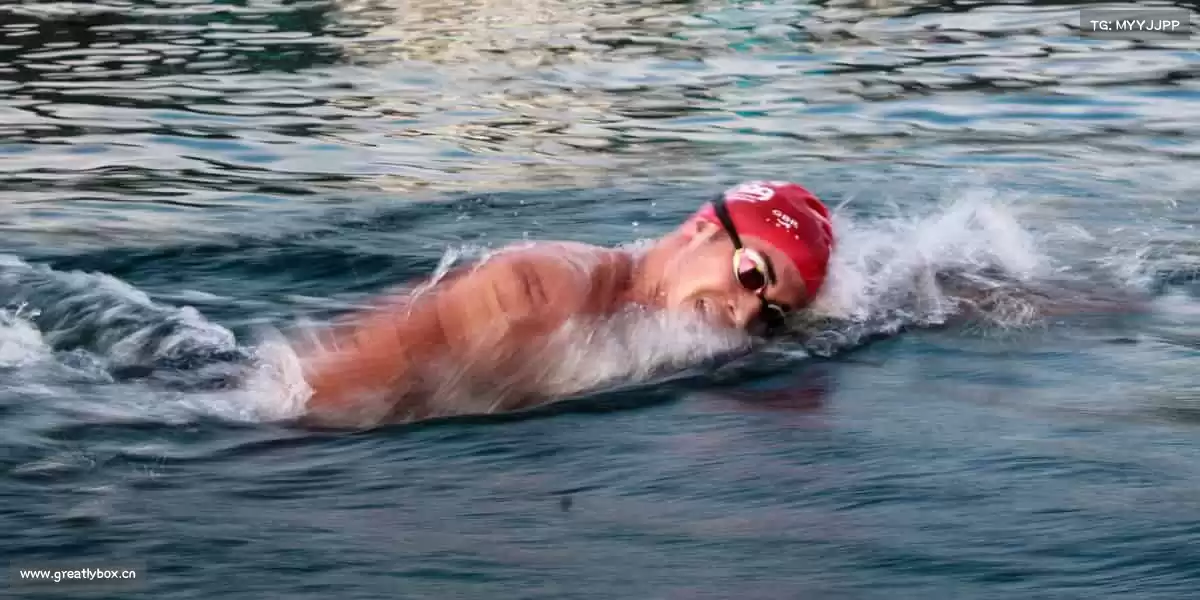 星空(中国)xingkong科技股份有限公司🥏飞盘腾空而起，传递的是快乐与运动的默契！